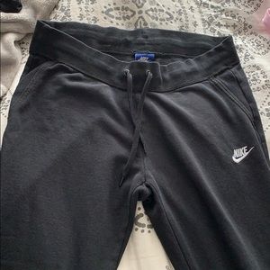 NIKE JOGGERS SIZE L